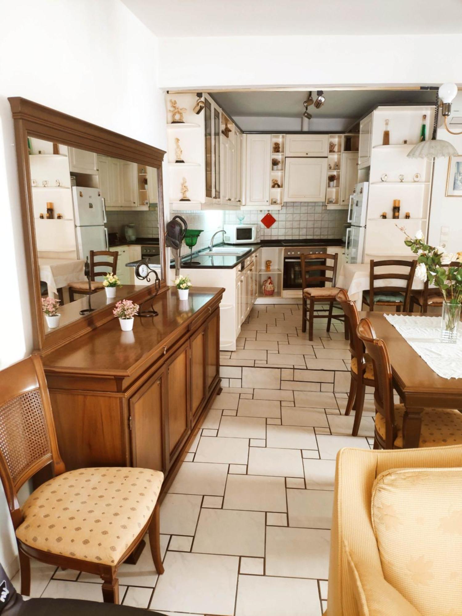 Sunny New Classic House *