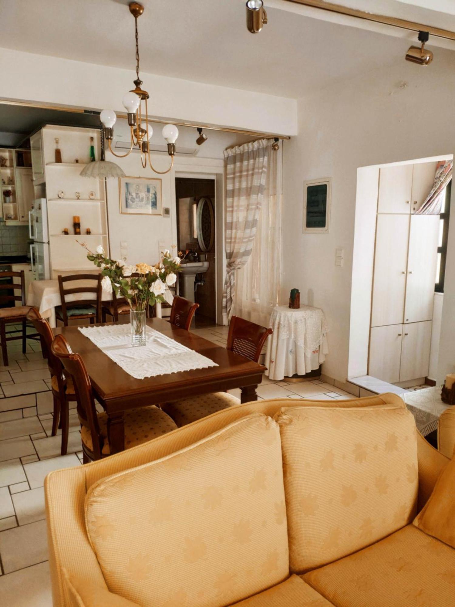 Sunny New Classic House Apartment